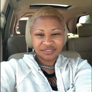 Meet your Posher, Cassandra